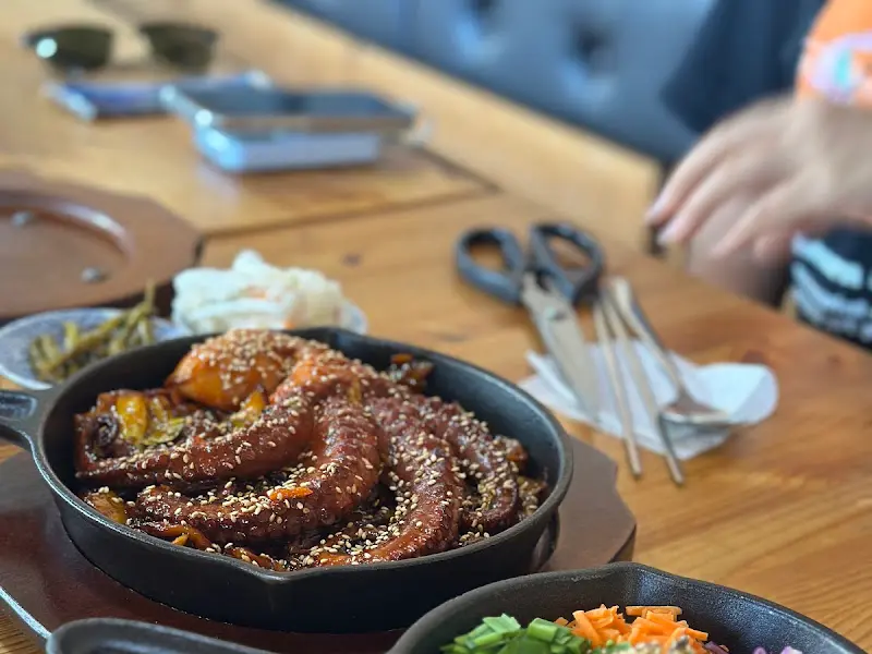 돌문어덮밥과 밑반찬