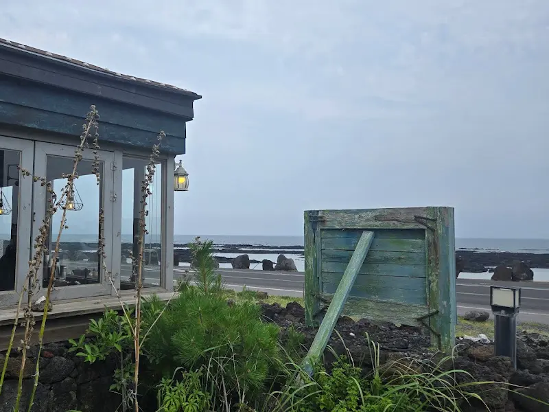 벵디에서 바라본 바다