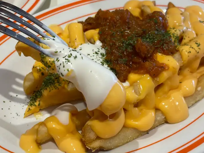 치즈 미트 칠리 감자튀김 모습