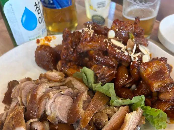 황족 족발과 막국수