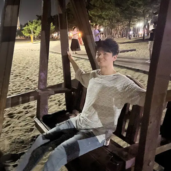 행복한 표정의 사람