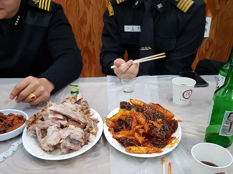 돼지머릿고기와 순대볶음