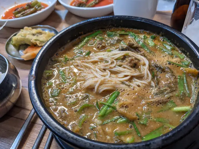 진한 우렁추어탕