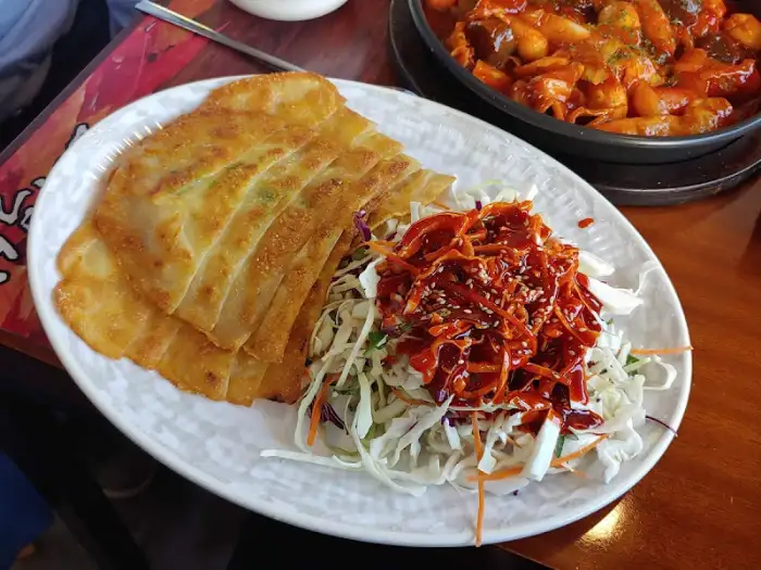 바삭하게 구워진 납작만두