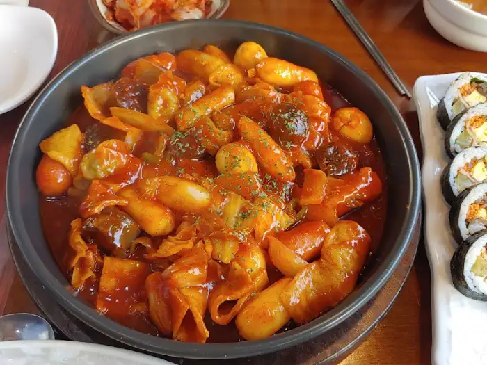 푸짐한 떡볶이