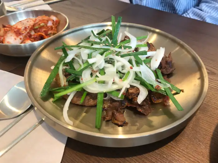 고기와 채소가 어우러진 요리