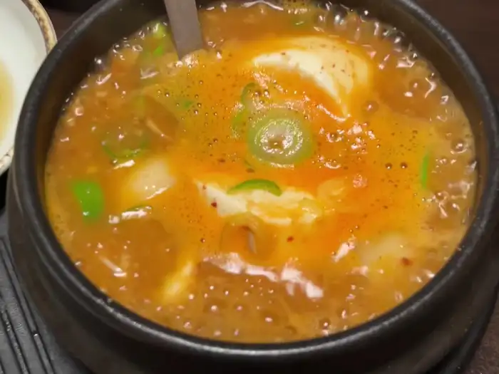 보글보글 끓는 순두부 청국장