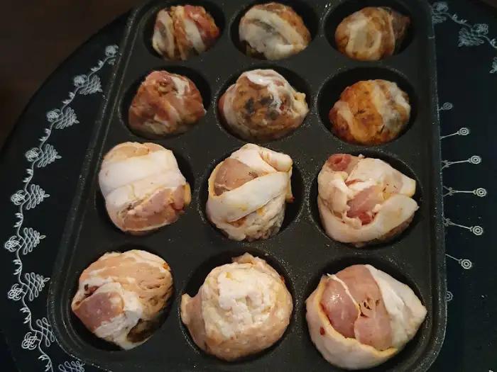 베이컨으로 감싼 요리