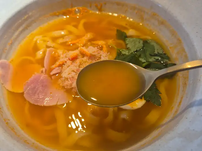 홍게 칼국수 국물에 밥 말기