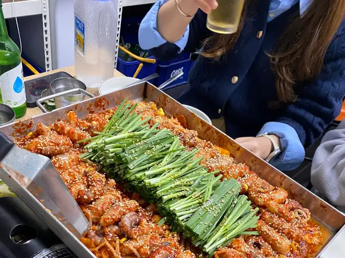 낙지볶음과 함께 나온 반찬