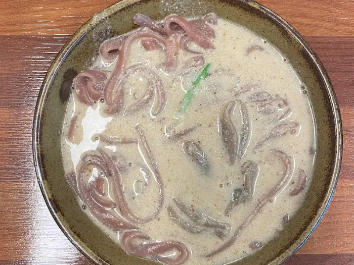 토방국수전문점 홍미들깨국수 클로즈업