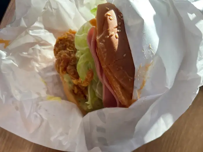 먹기 전 준비된 인크레더블버거