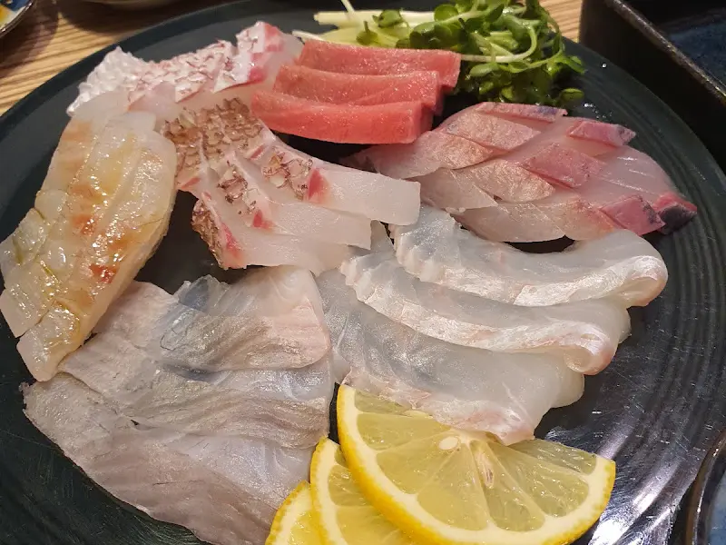 신선한 해산물이 가득한 수족관