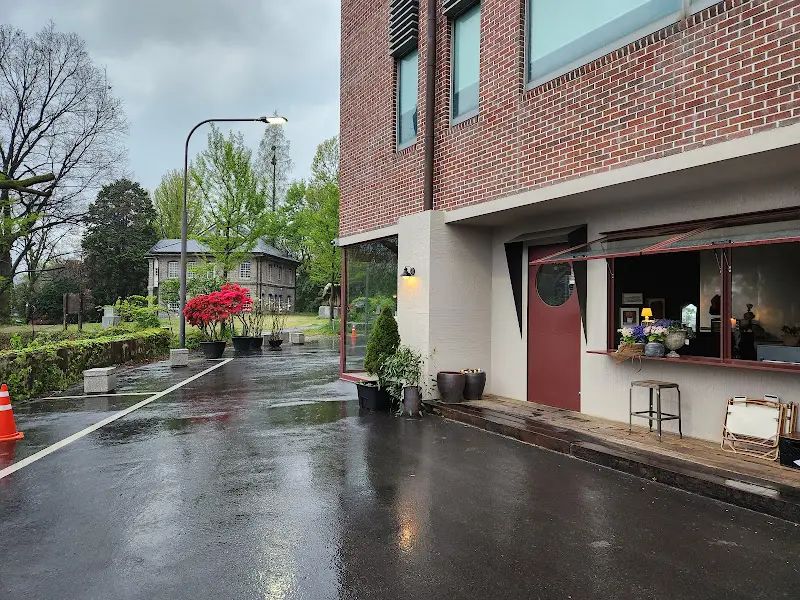 카페 외부 전경