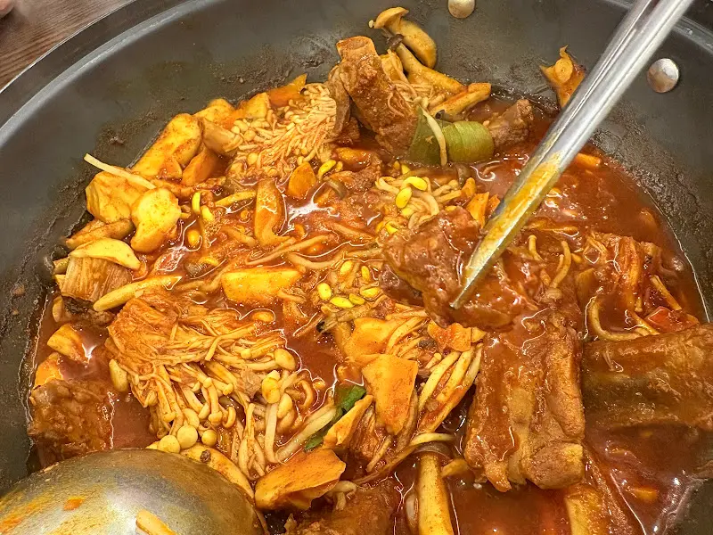 살코기가 뼈에서 쏙