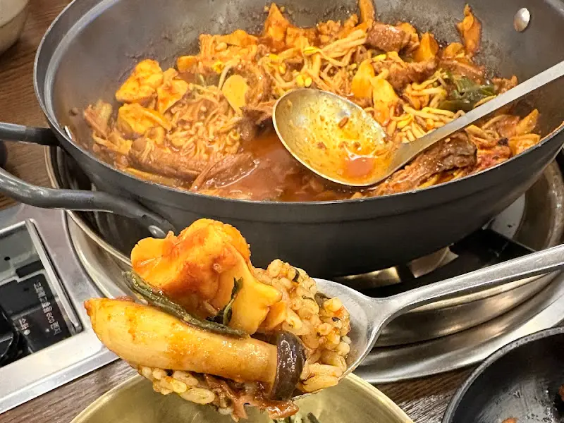 곤드레밥과 등갈비찜의 환상적인 조합