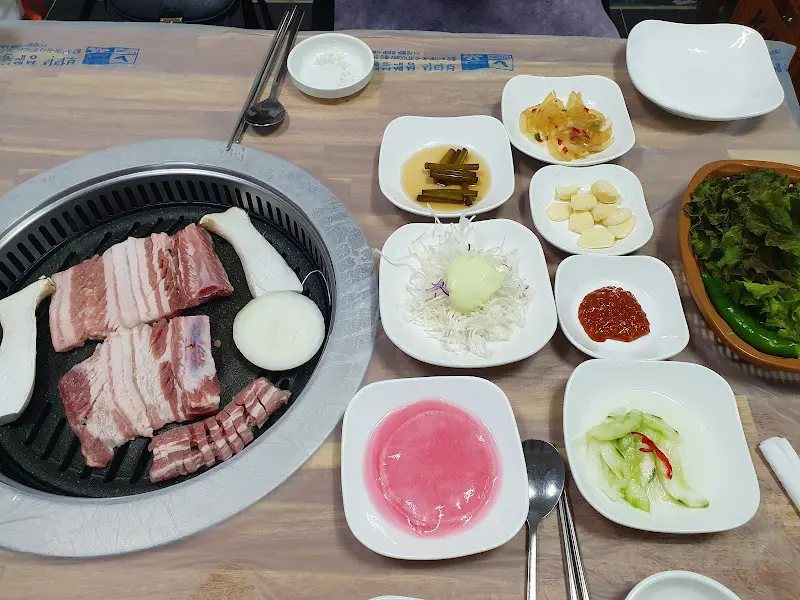 돈나라 한상차림