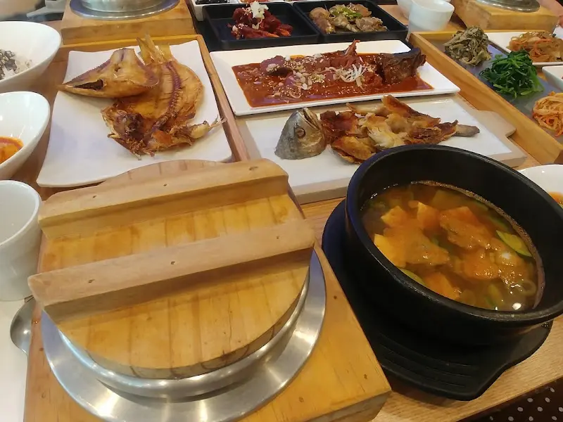 돌솥밥과 된장찌개의 조화