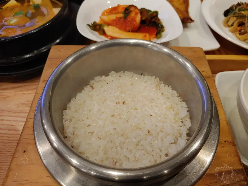 고슬고슬한 쌀눈밥