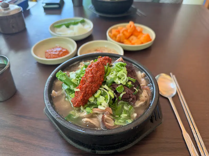 시골순대 모듬국밥 한상차림