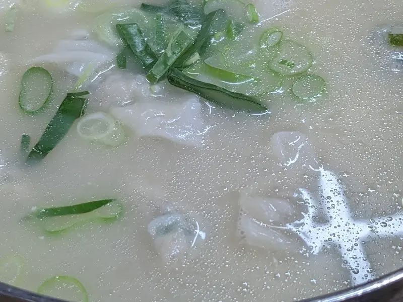 만두라 만두국 클로즈업