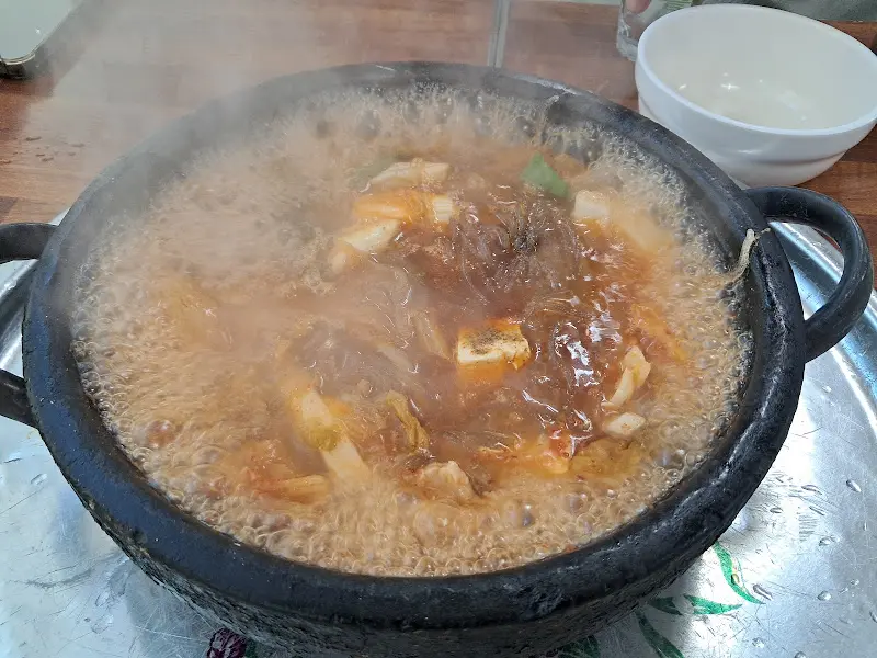 보기만 해도 군침이 도는 김치찌개