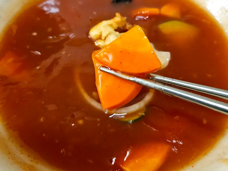 짬뽕 국물 속 재료