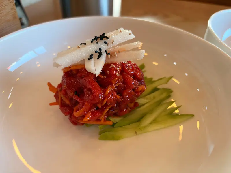 입맛을 돋우는 육회