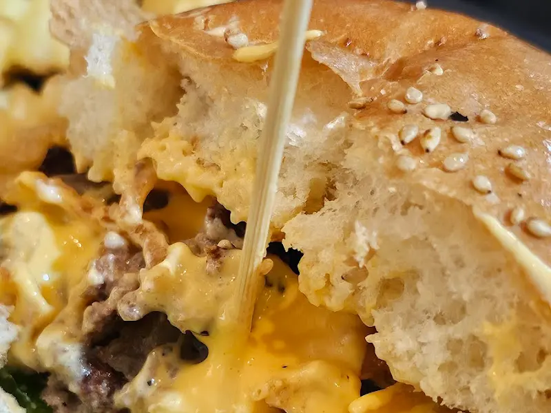 세컨드코너 버거 근접샷