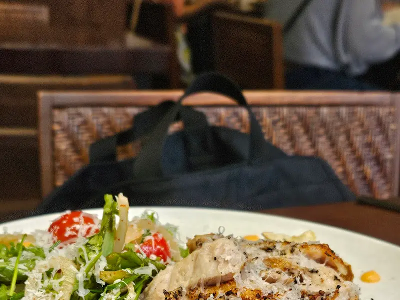 윤공 비스트로의 닭구이