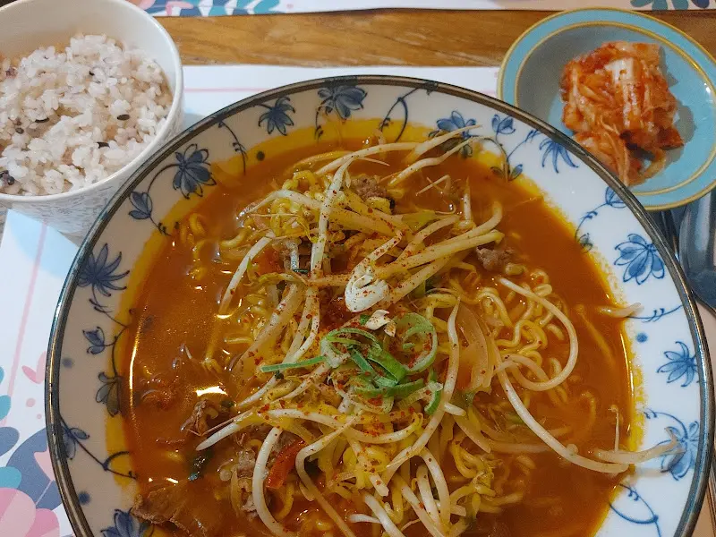 소고기 숙주 라면