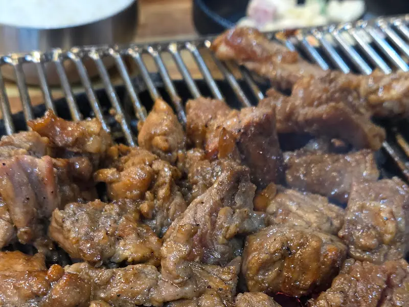 마포본가 구워진 돼지갈비