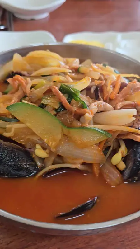 해산물이 듬뿍 들어간 짬뽕