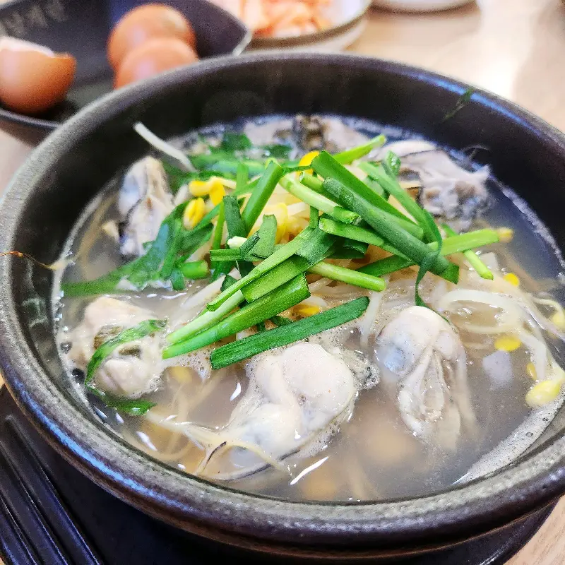 겨울철 별미 굴떡국