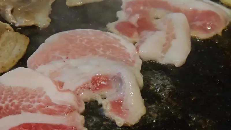 노릇하게 구워진 냉삼