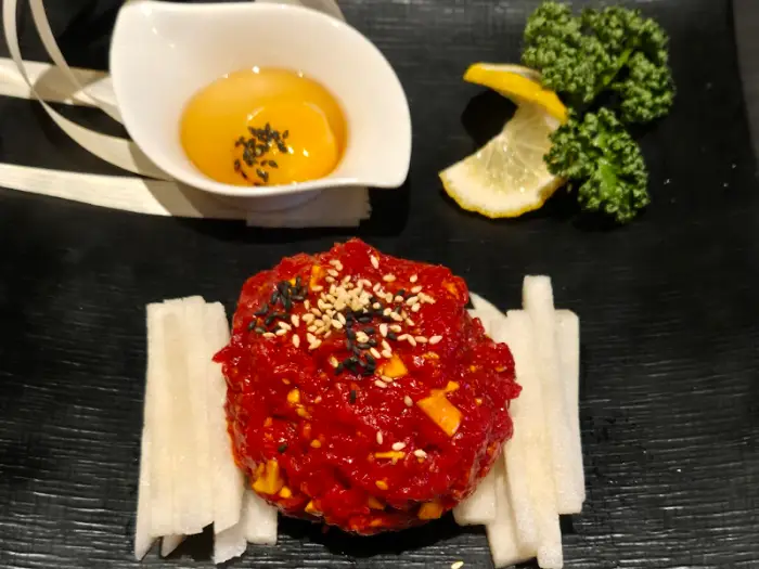 알밤 육회 비빔밥