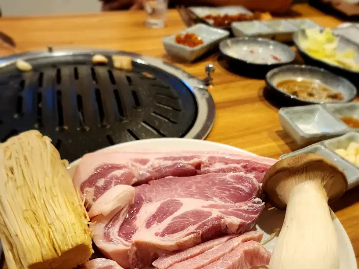 돼지고기 목살과 느타리버섯, 팽이버섯