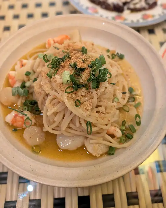 새우와 관자가 들어간 오일 파스타