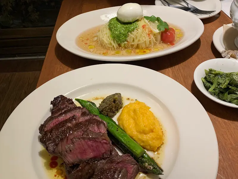 스테이크와 콜드 카펠리니