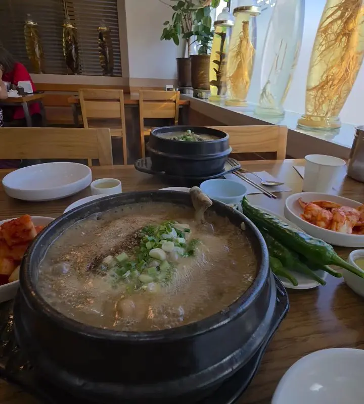 강원토종삼계탕 내부 인테리어