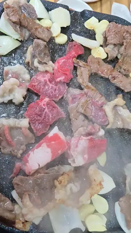 불판 위의 소고기