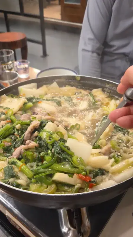 수제비 사리가 듬뿍 들어간 오리탕