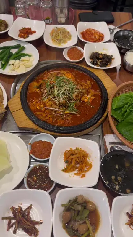 돼지불백 쌈밥 한상차림