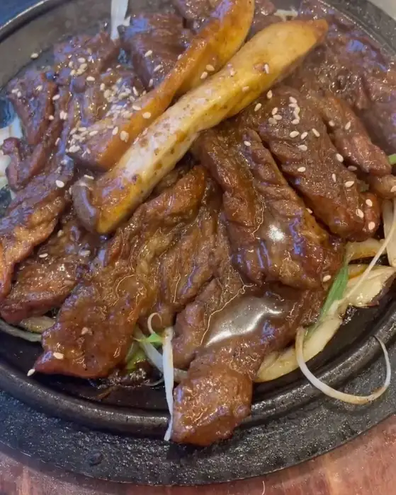 잘 구워진 석갈비의 윤기