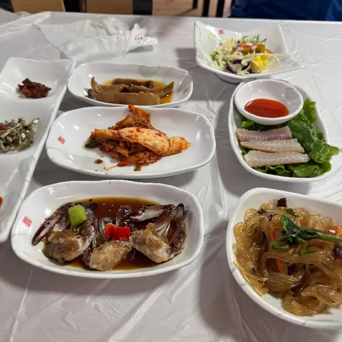 연근 샐러드와 간장게장, 잡채