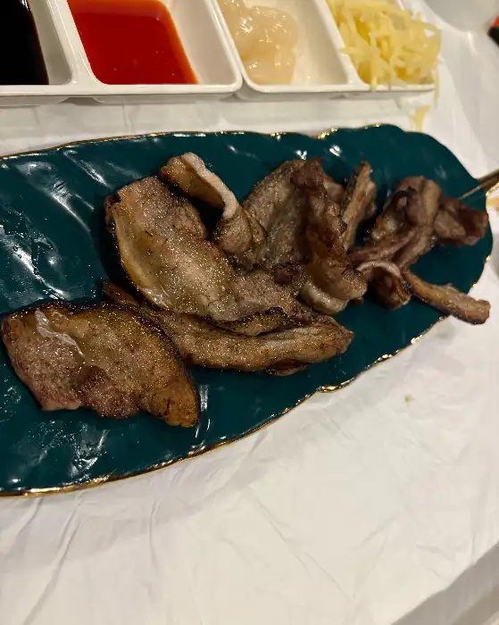 잘 구워진 삼겹살