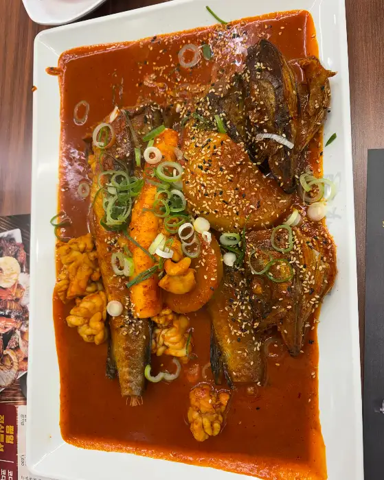 푸짐하게 담긴 코다리조림