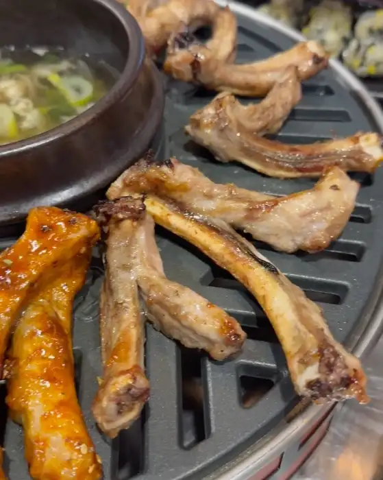 치즈 퐁듀에 찍어 먹는 쪽갈비