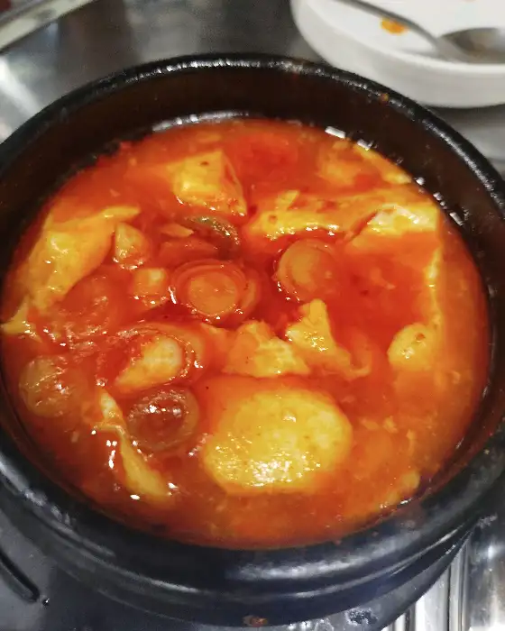 진한 국물의 순두부찌개