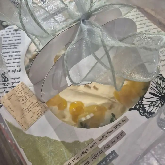 창밖으로 보이는 풍경과 아늑한 내부 모습